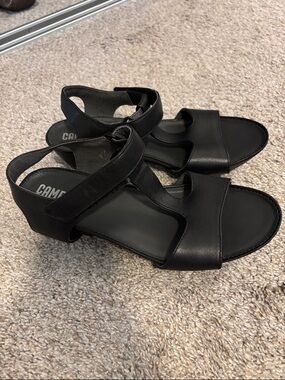 NWOT Camper Black Leather velcro closure wedge Sandals 7